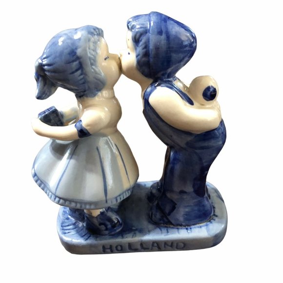 Other - Holland Delft Blue Kissing Girl & Boy 3” Figurine
